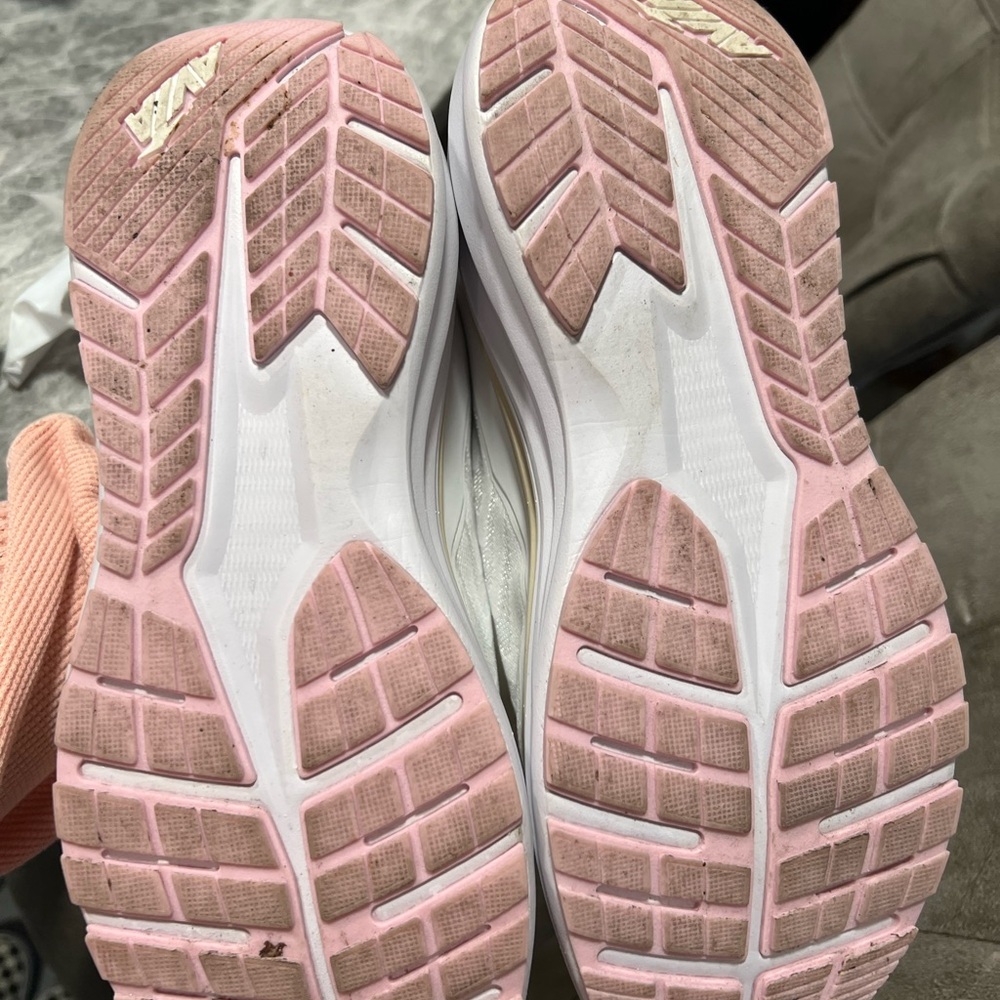 AVIA size 8.5 - Picture 3 of 3